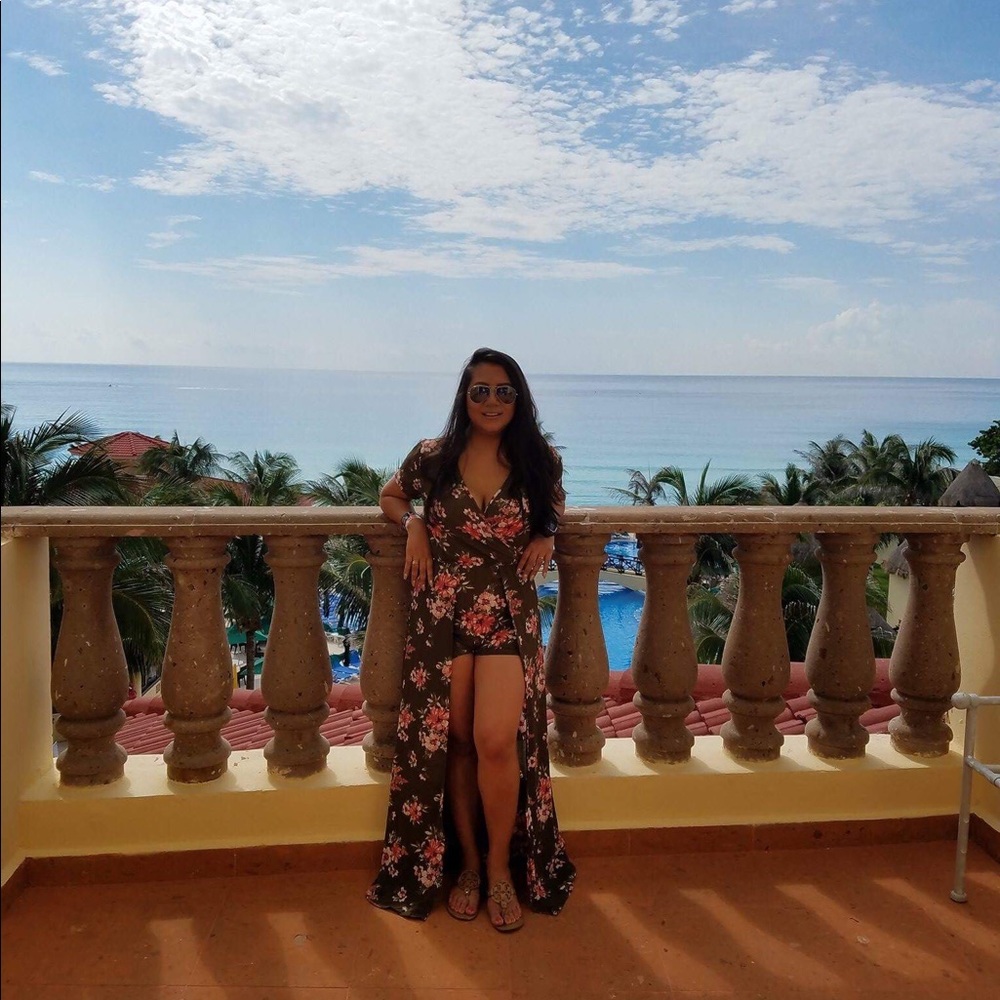 Meet your Posher, Claudia